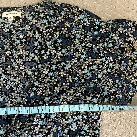 Max Studio wrap dress floral print blue and white size  M - Picture 8 of 9